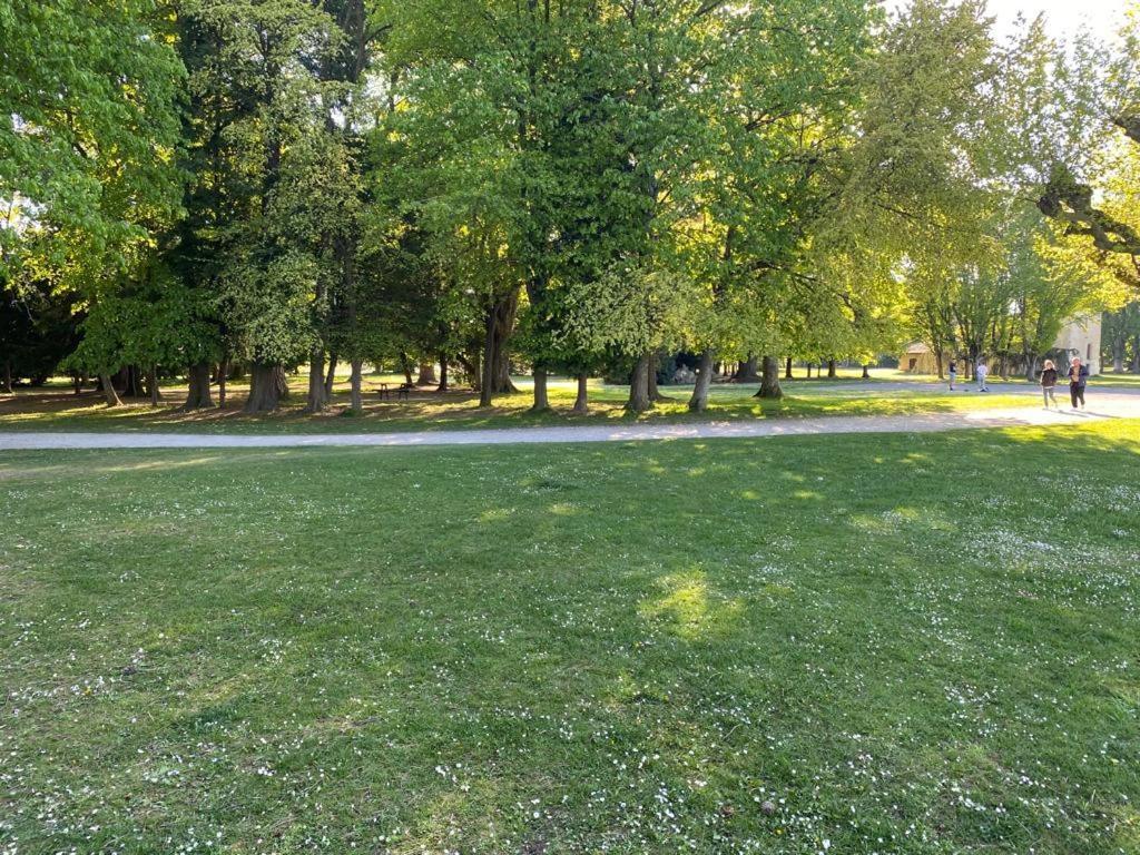 L' Oteni Publier Bagian luar foto