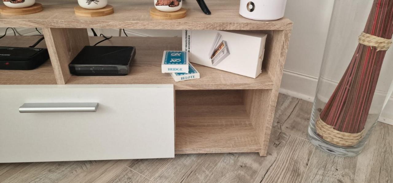 L' Oteni Publier Bagian luar foto